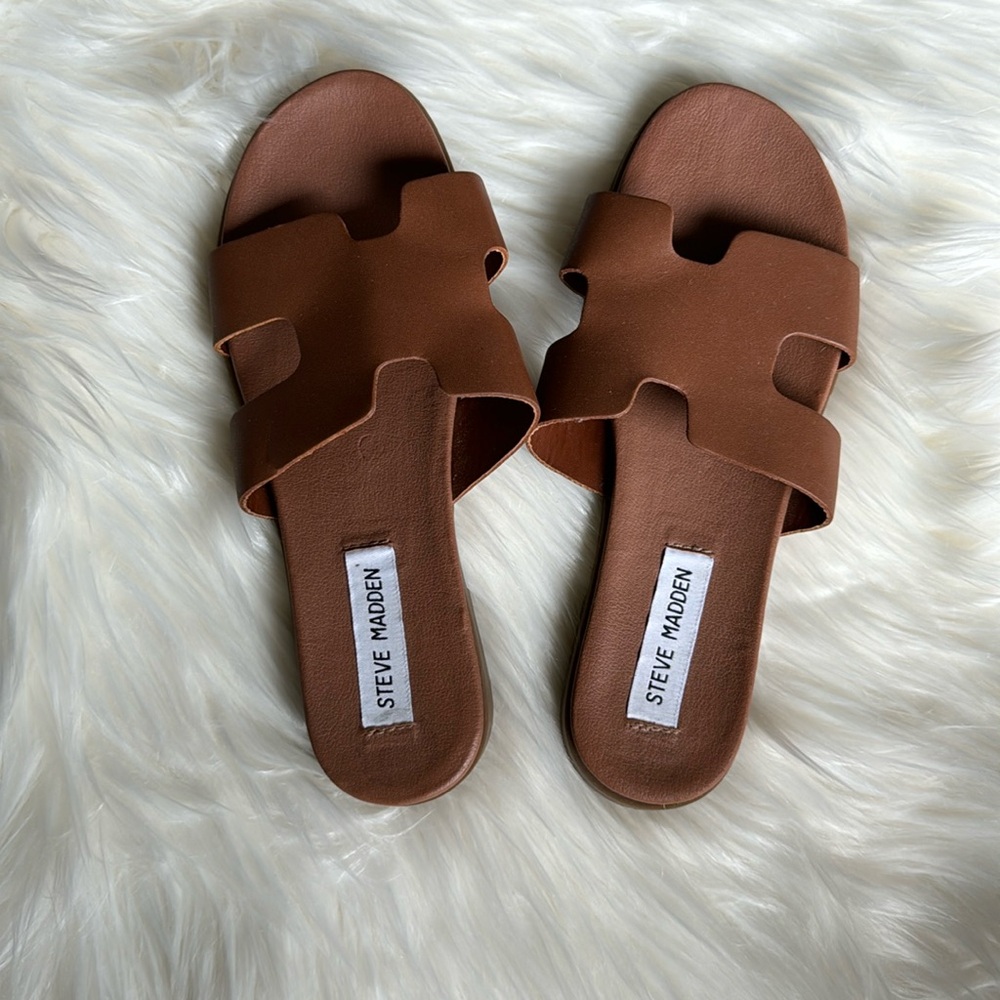 Steve Madden cognac sandal, rubber sole - good condition!